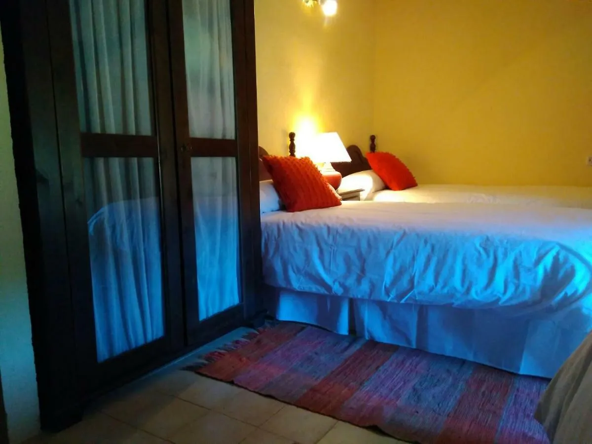 Finca El Zurrador Guest House Fuenteheridos